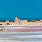 Marina Le Paradis Sur L'eau * Aigues-Mortes