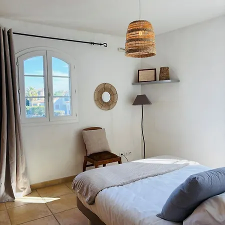 Holiday home Le Paradis Sur L'eau Aigues-Mortes