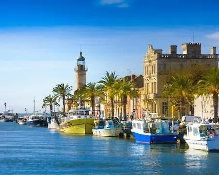 Le Paradis Sur L'eau Holiday home *